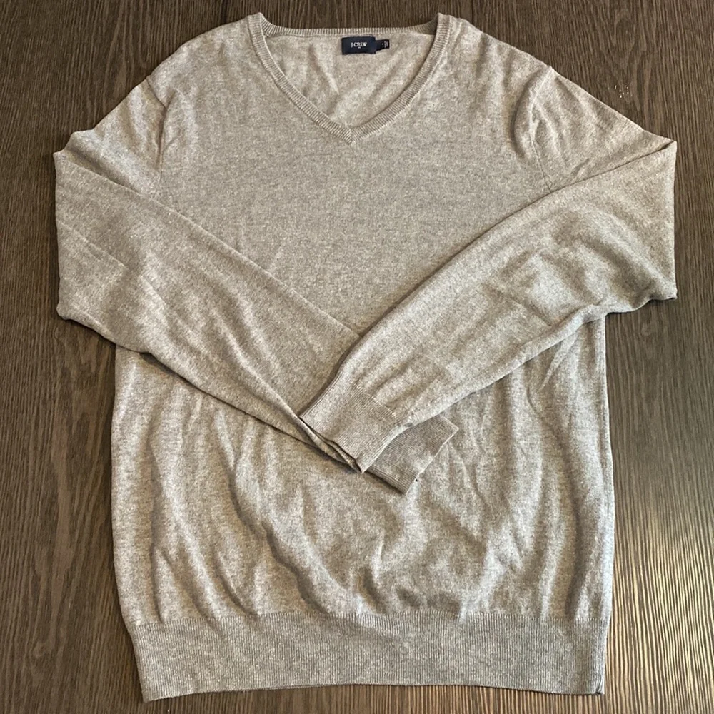 J. Crew Factory V-Neck long sleeve sweater. Size LT. Medium gray. Lightweight.